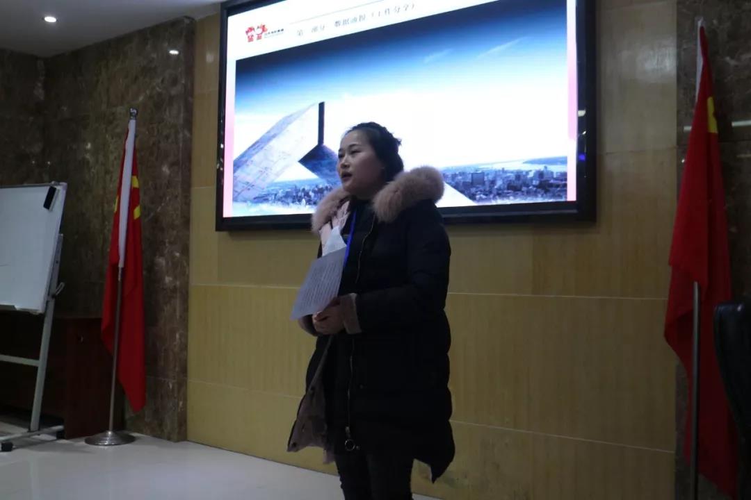 2019年，我們還(hái)在做房産中介，買房、賣房請放心找我們！